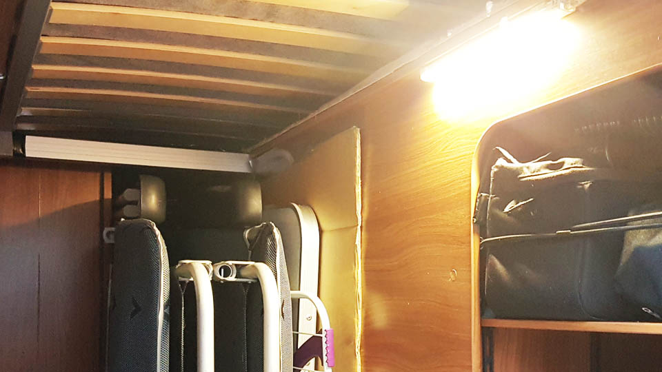 Ausbau Kastenwagen Globecar Campscout Einbau einer Beleuchtung2