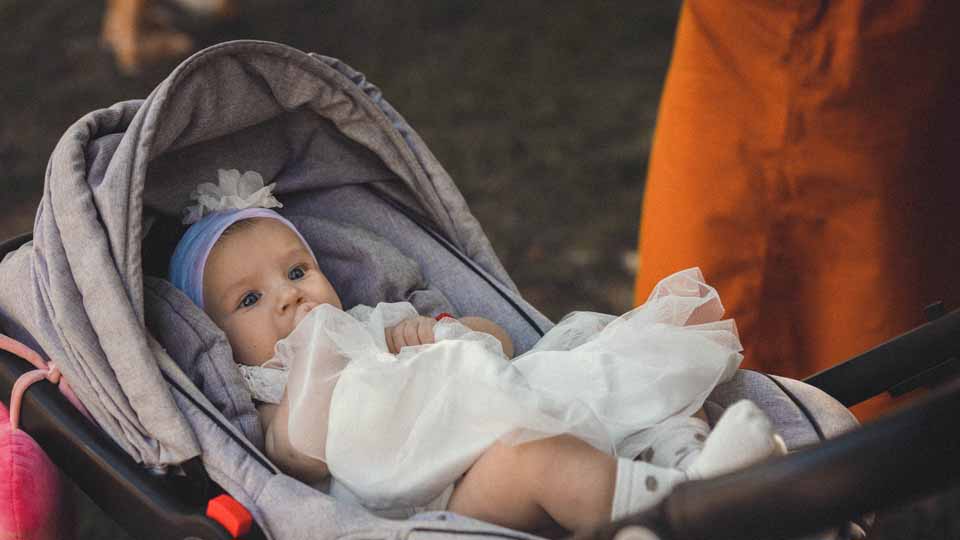 Wir wählen eine Tasche für den Kinderwagen aus. Erfahren Sie, welche die beste ist!