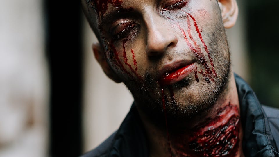 Zombie Kostüm selber machen - Anleitung, Tipps, Tricks und Lösung