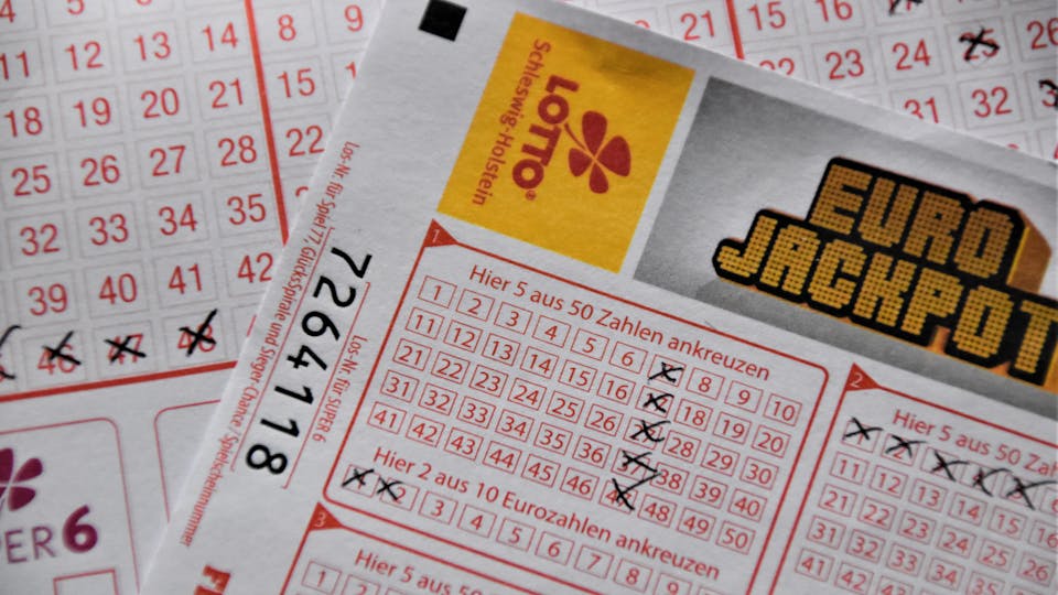 Bis wie viel Uhr kann man den Eurojackpot spielen Lotto spielen - Zeiten und Hinweise