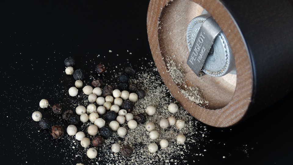 Salz- und Pfefferstreuer selber basteln - so geht's