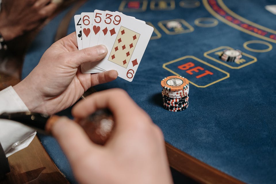 Die Kunst des Pokers Psychologische Kriegsführung & Strategie im Online-Casino