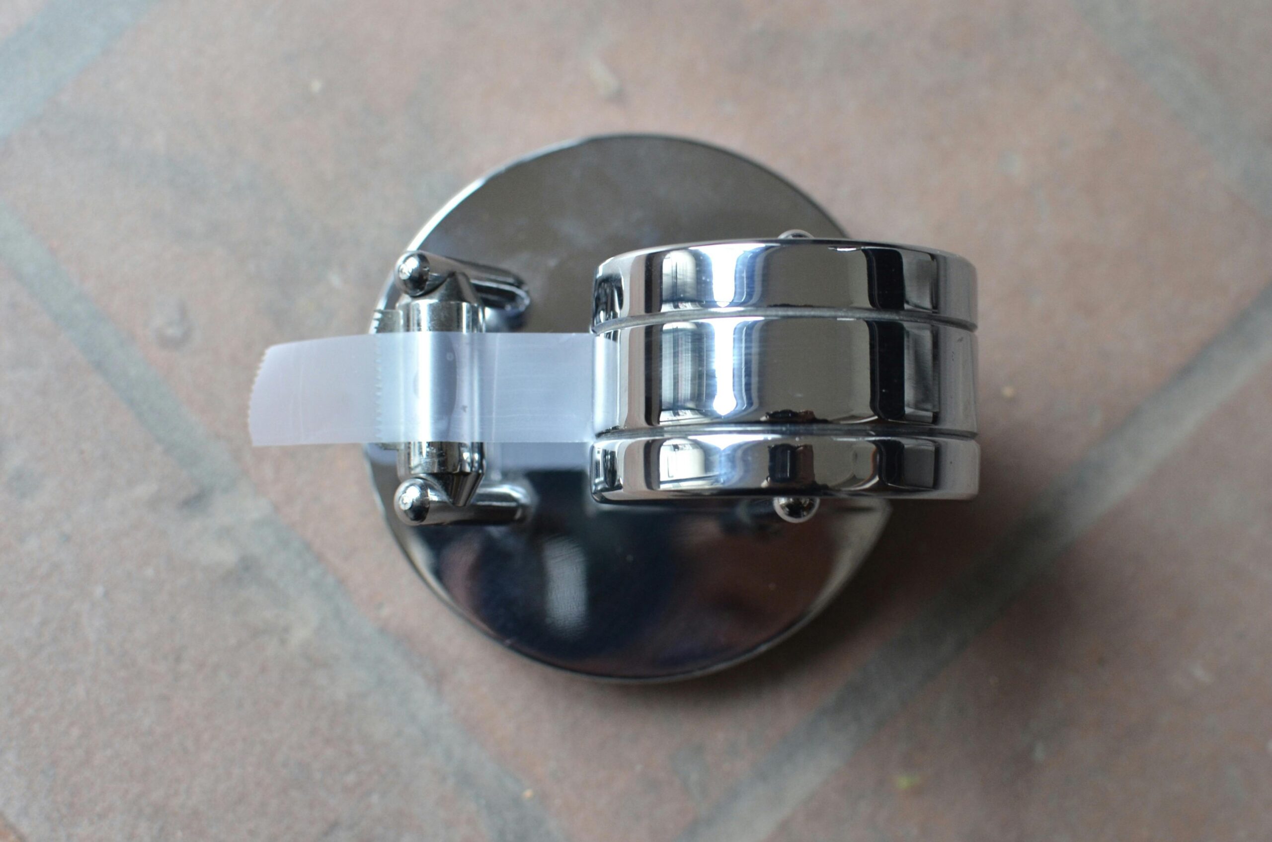 Welche Schritte helfen bei der Entfernung von Rostflecken auf Edelstahloberflächen?