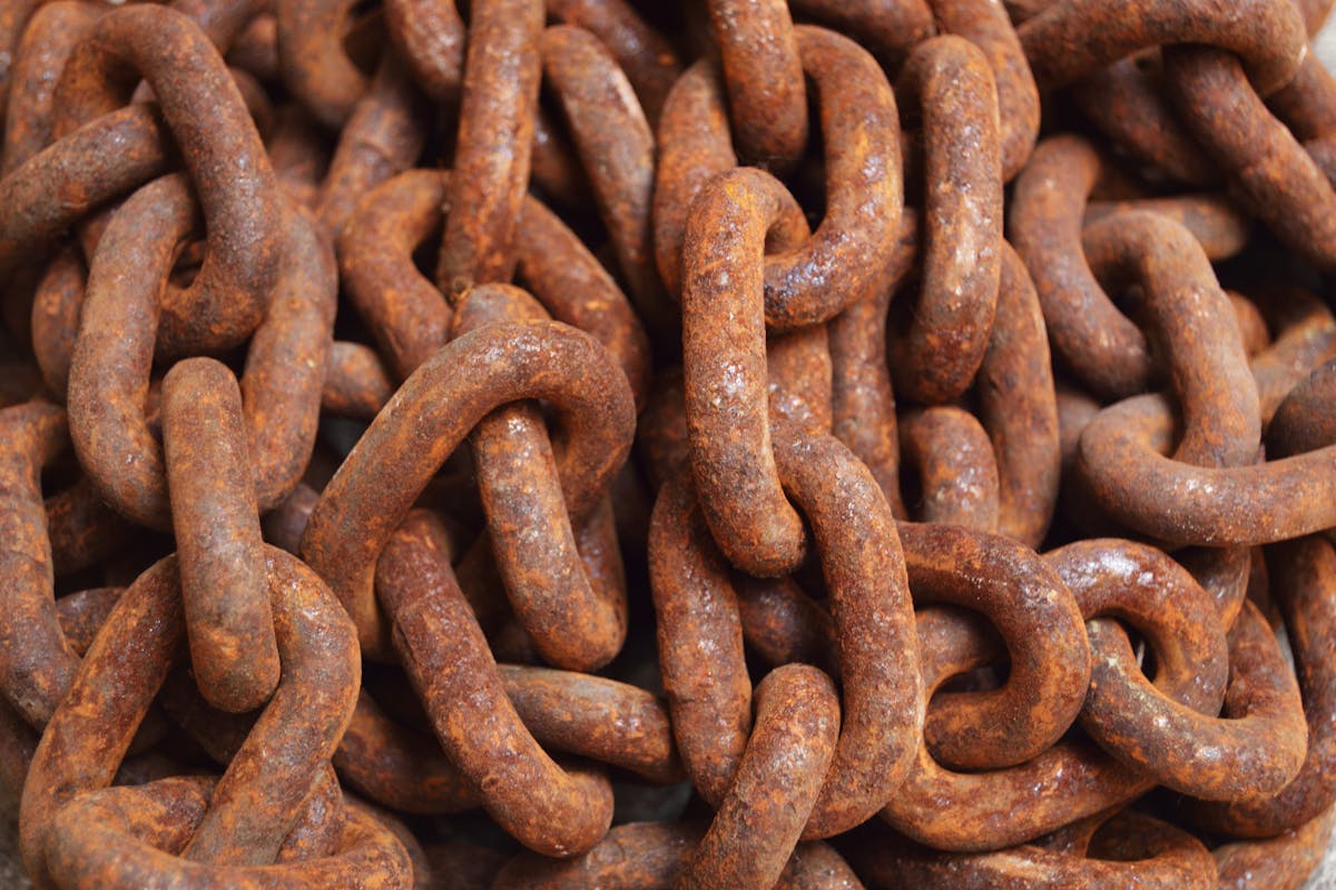 Warum führt galvanische Korrosion zu Rost an Metallen?