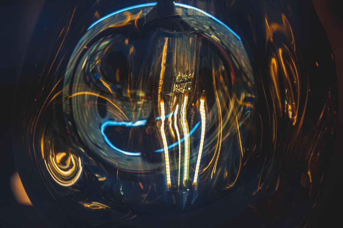 Warum führt Piezoelektrizität zu unerwarteten Geräuschen?