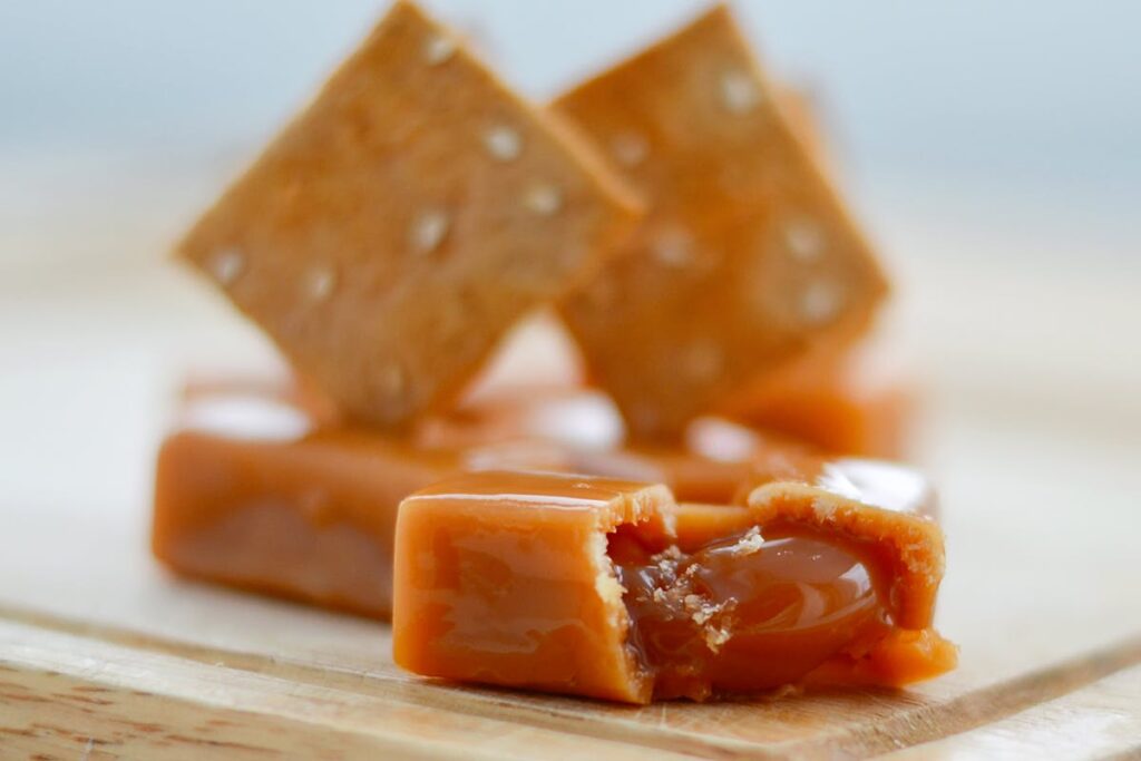 Warum wird Karamell zu hart und wie rettet man ihn?