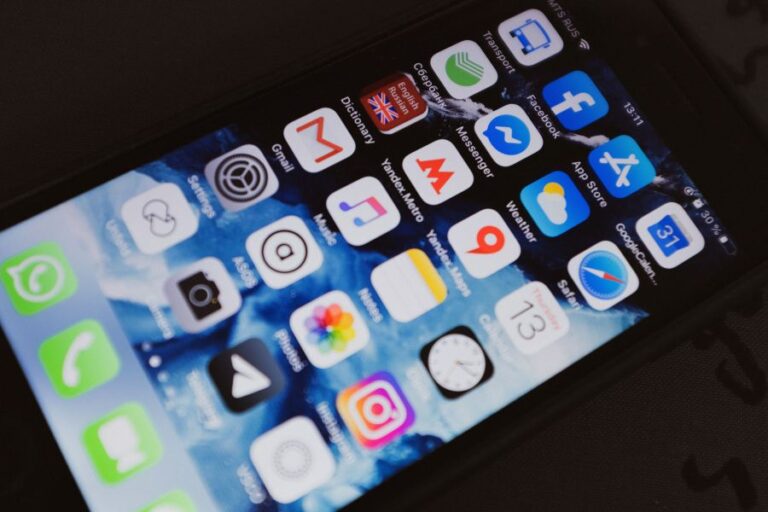 Grüner Punkt auf dem Handy: Was bedeutet das Warnsignal auf dem Smartphone
